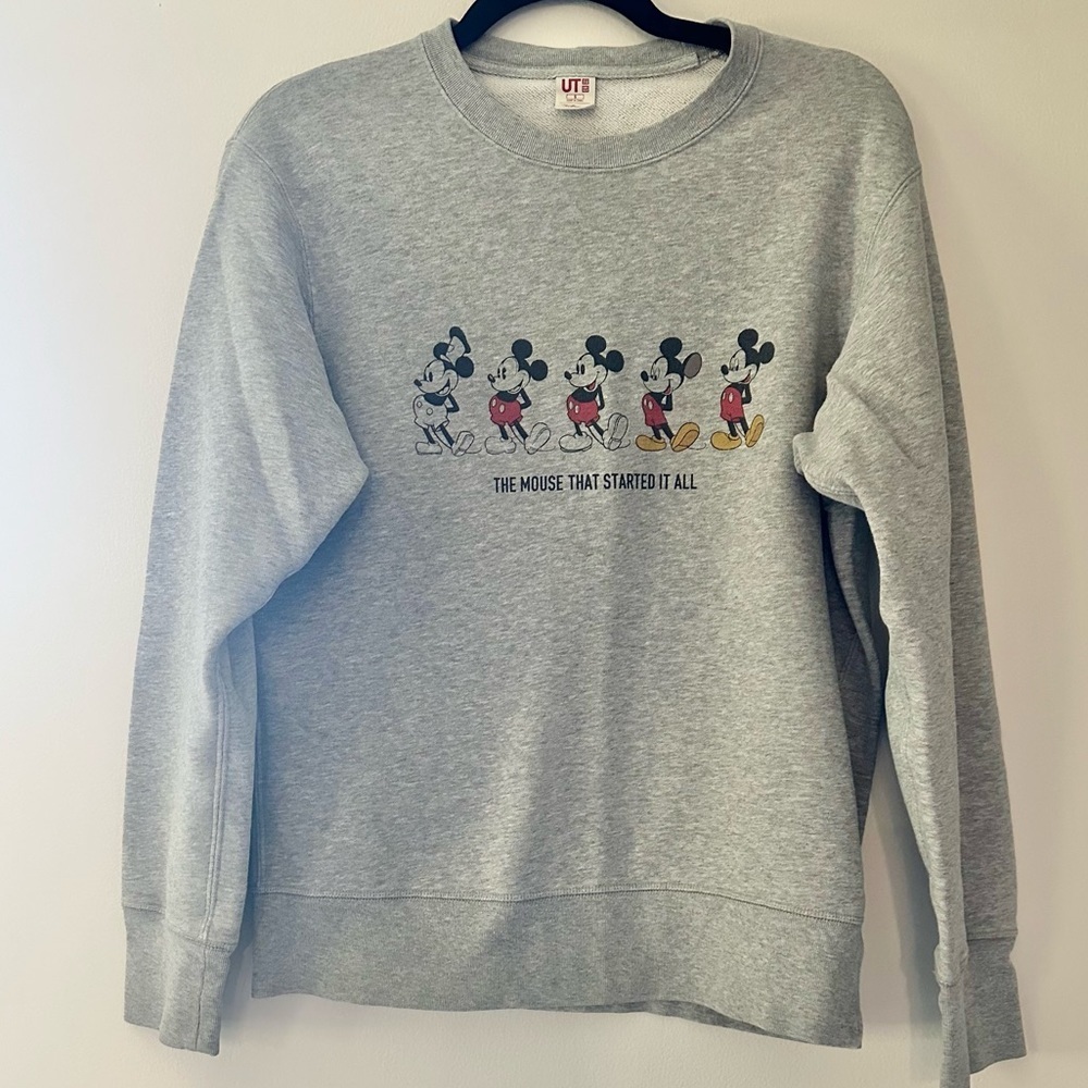 Uniqlo unisex Disney the mouse that started it all gray crewneck hoodie small